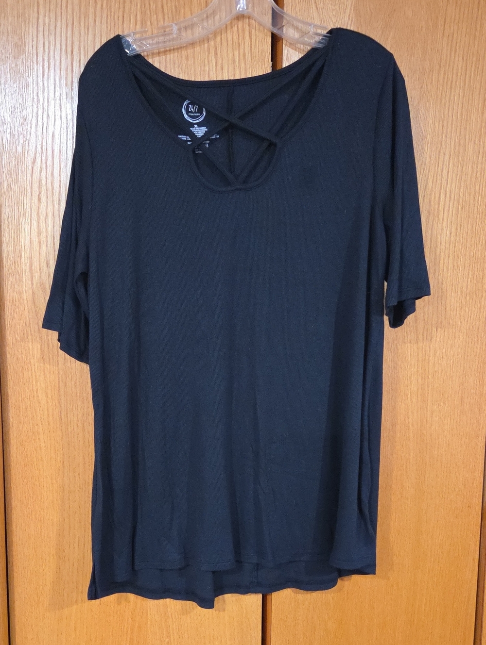 Everyday Black Crisscross Scoop Neck Short Sleeve Top